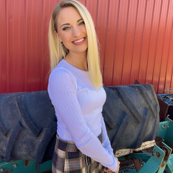 Meet your Posher, Olivia - Picture 1 of 1